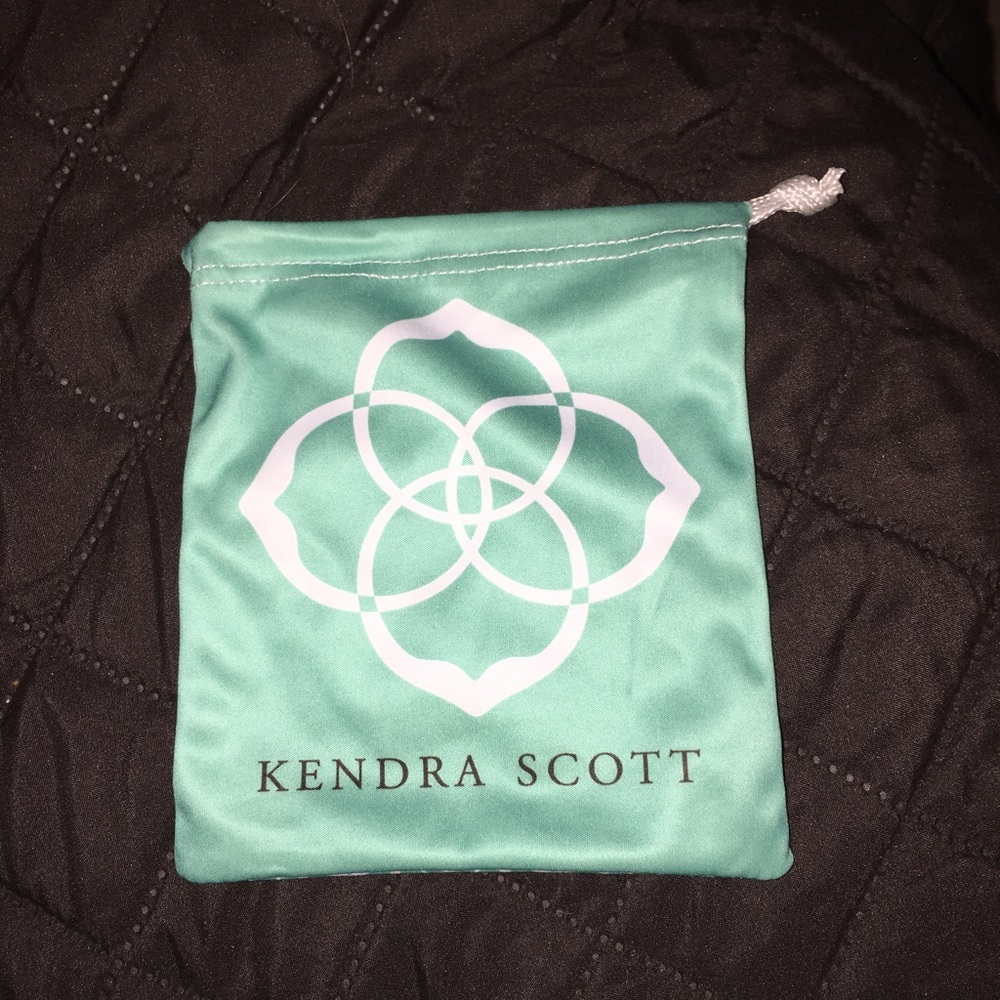 Kendra Scott jewelry dust bag
